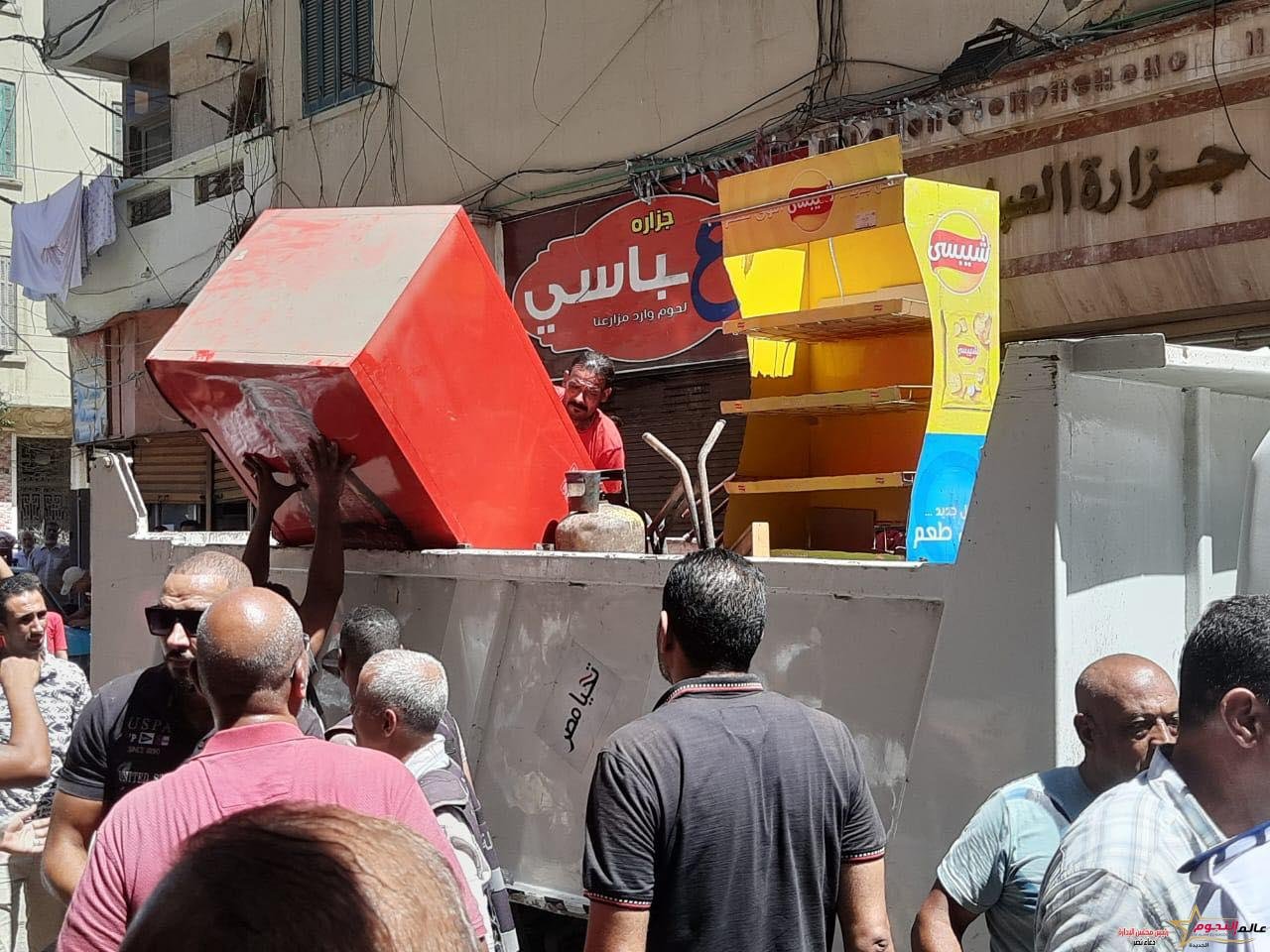 الشريف يشدد على أستمرار تكثيف الحملات المكبرة للتفتيش على المنشآت العامة والأسواق 