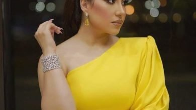 بالأصفر .... بوسي بـ إطلالة جريئة بإنستجرام