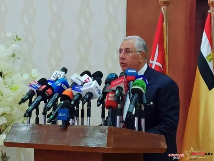 القصير يشارك في توزيع العقود المؤمنة للمنتفعين بالأراضى فى شبة جزيرة سيناء طبقاً للتوجيهات الرئاسية