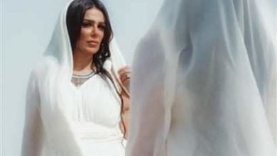 باللون الأبيض الكامل .. إنجي المقدم بجلسة تصوير خاصة من الصحراء