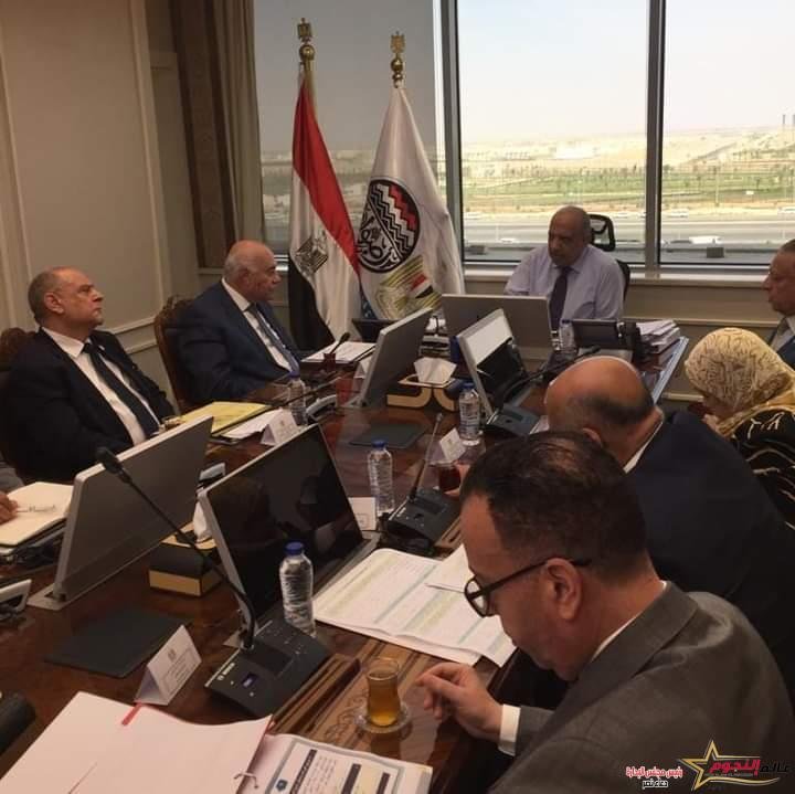 عصمت يستعرض طرح الفرص الاستثمارية وتعزيز الشراكة مع القطاع الخاص في شتى القطاعات التابعة