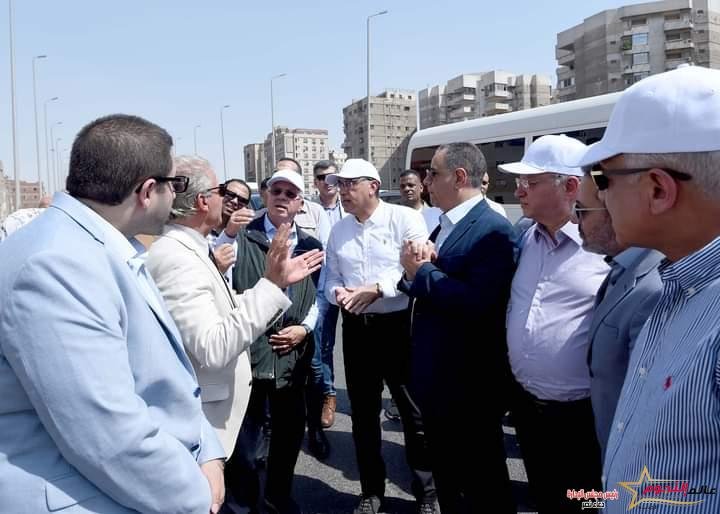 رئيس الوزراء يتفقد أعمال تطوير الهوية البصرية على الطريق الدائري بمحافظتي القاهرة والجيزة 2 رئيس الوزراء يتفقد أعمال تطوير الهوية البصرية على الطريق الدائري بمحافظتي القاهرة والجيزة