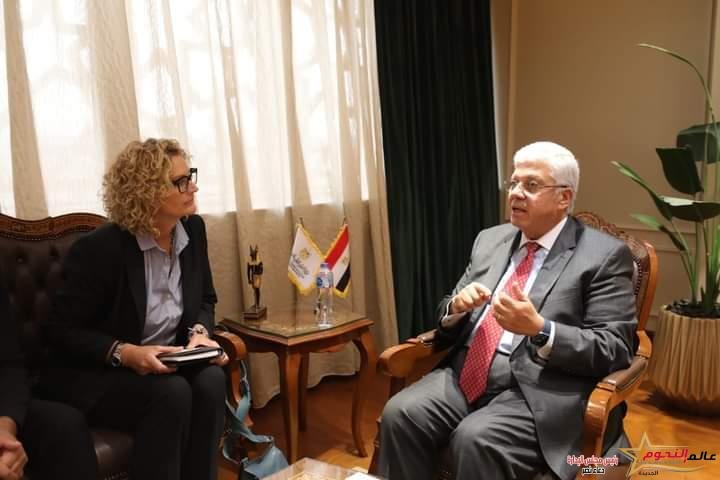 عاشور يستقبل نائب رئيس جامعة إسكس البريطانية لبحث سُبل التعاون المُشترك 2 عاشور يستقبل نائب رئيس جامعة إسكس البريطانية لبحث سُبل التعاون المُشترك