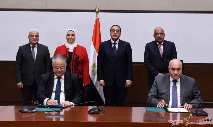 مدبولي يشهد توقيع بروتوكول تعاون بين هيئة التأمين الإجتماعي و"القابضة للغزل والنسيج" لاستغلال بعض الأصول وتعظيم عوائدها 2 مدبولي يشهد توقيع بروتوكول تعاون بين هيئة التأمين الإجتماعي و"القابضة للغزل والنسيج" لاستغلال بعض الأصول وتعظيم عوائدها
