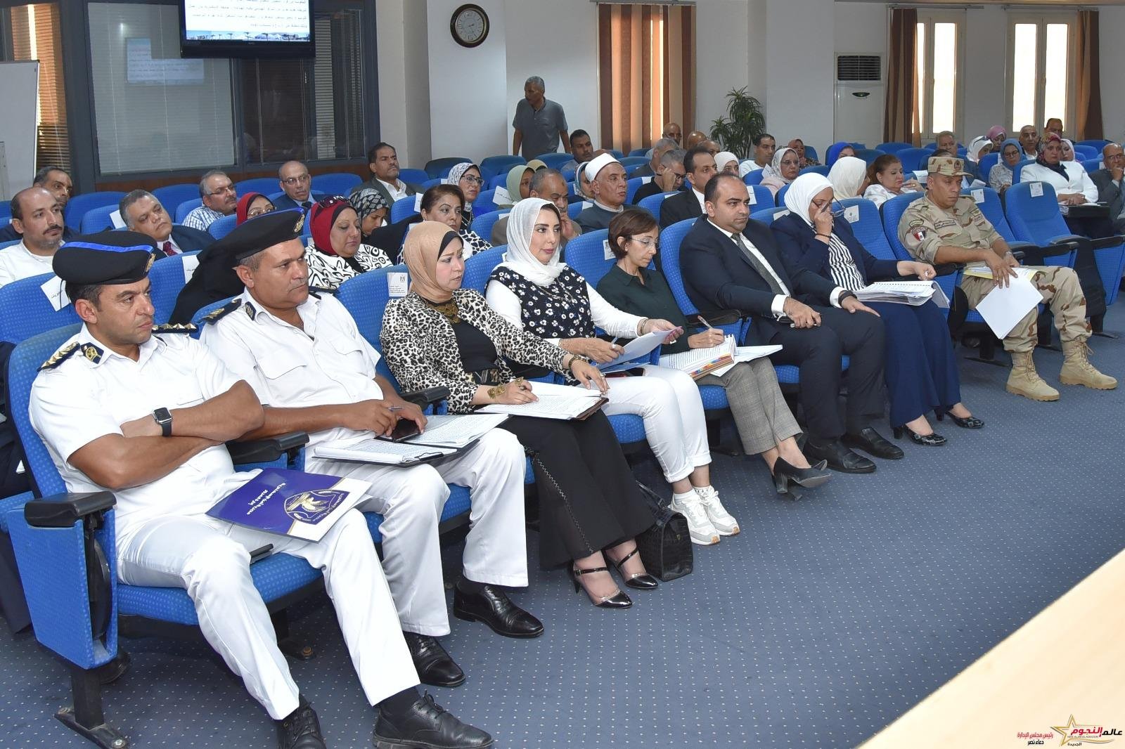 الشريف يترأس جلسة المجلس التنفيذي لمحافظة الإسكندرية ويناقش عدد من الملفات 3 الشريف يترأس جلسة المجلس التنفيذي لمحافظة الإسكندرية ويناقش عدد من الملفات