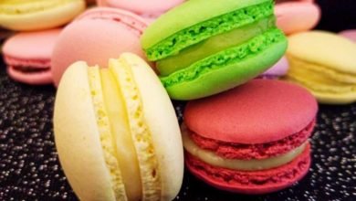 بسكويت الماكرون بالتوت البري ... مقدم من: مطبخ عالم النجوم