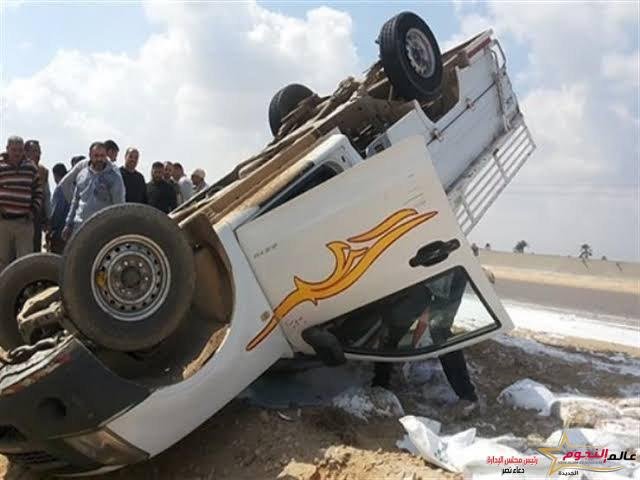مصرع 3 أشخاص وإصابة 13 آخرين في انقلاب سيارة ميكروباص بقنا 