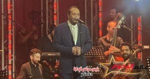 خالد البلشي يسلم درع نقابة الصحفيين للنجم الكبير "علي الحجار"