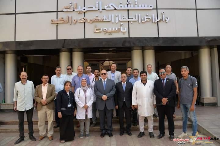 محافظ أسيوط يتفقد سير العمل بمستشفى الحميات بحي غرب ويطمئن على أعمال التطوير وشبكات الأكسجين وتوافر الأدوية 1 محافظ أسيوط يتفقد سير العمل بمستشفى الحميات بحي غرب ويطمئن على أعمال التطوير وشبكات الأكسجين وتوافر الأدوية