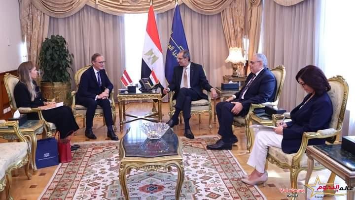 طلعت يبحث مع سفير جمهورية لاتفيا بالقاهرة التعاون فى مجالات الاتصالات وتكنولوجيا المعلومات 2 طلعت يبحث مع سفير جمهورية لاتفيا بالقاهرة التعاون فى مجالات الاتصالات وتكنولوجيا المعلومات