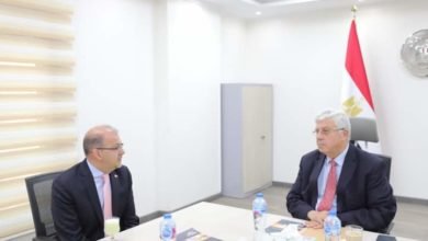 عاشور يلتقي نائب مساعد وزير الخارجية الأمريكي للتعليم والثقافة لبحث آليات التعاون المشترك