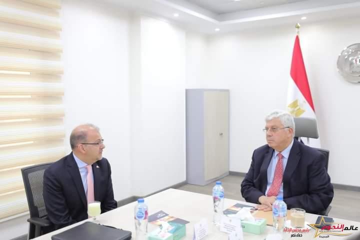 عاشور يلتقي نائب مساعد وزير الخارجية الأمريكي للتعليم والثقافة لبحث آليات التعاون المشترك