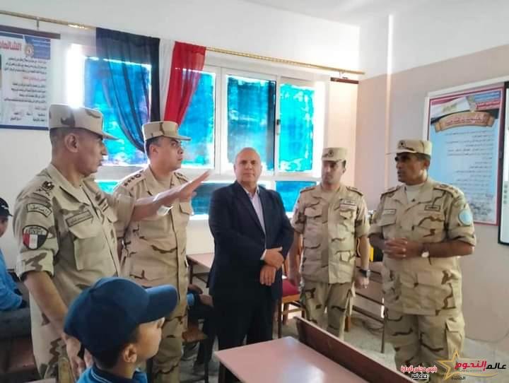 المستشار العسكري ووكيل تعليم دميـاط يتفقدان مدرسة الثانوية الفنية للتعليم والتدريب المزدوج بدميـاط الجديدة 1 المستشار العسكري ووكيل تعليم دميـاط يتفقدان مدرسة الثانوية الفنية للتعليم والتدريب المزدوج بدميـاط الجديدة