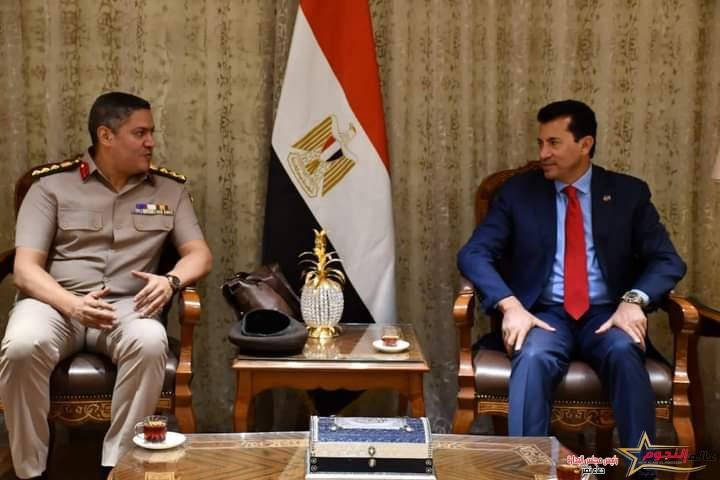 وزير الشباب والرياضة يلتقي باللجنة العليا للرعاية الطبية للرياضيين