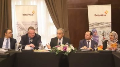 وزير العمل ومدير العمل الدولية ترأسا الاجتماع الثلاثي لقطاع الملابس الجاهزة والمنسوجات