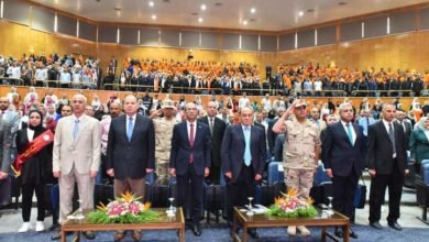 محافظ أسيوط يشهد ندوة بعنوان "خمسون عامًا على نصر أكتوبر استراتيجية العبور للمستقبل" 