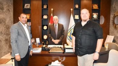 محافظ جنوب سيناء يستمع لعرض من احد الشركات الايطالية لاستغلال بحيرات الاكسدة وانشاء متحف للطيور المهاجرة