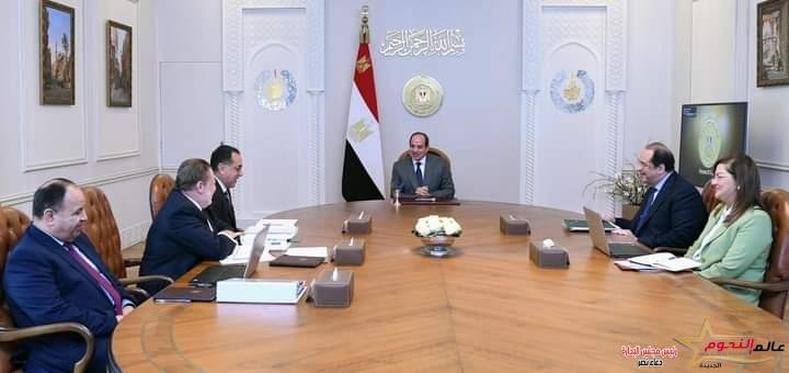 السيسي يجتمع مع رئيس الوزراء ومحافظ البنك المركزي