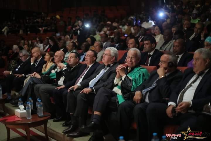 وزير التعليم العالي يشهد حفل تخرج الدفعة 18 بجامعة سنجور 1 وزير التعليم العالي يشهد حفل تخرج الدفعة 18 بجامعة سنجور