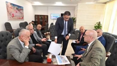 وزير الإسكان يعقد اجتماعا بمقر جهاز مدينة العلمين الجديدة لمتابعة تقدم الأعمال بالمشروعات الجارى تنفيذها بالمدينة