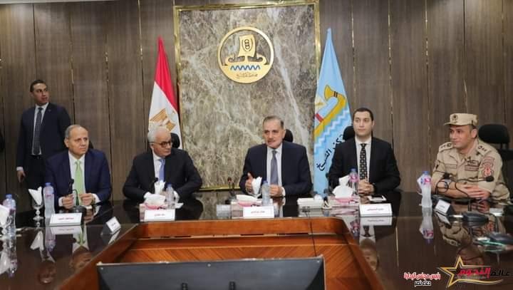 وزير التربية والتعليم ومحافظ كفر الشيخ يعقدان اجتماعا مع قيادات التربية والتعليم ومديري الإدارات التعليمية بالمحافظة 1 وزير التربية والتعليم ومحافظ كفر الشيخ يعقدان اجتماعا مع قيادات التربية والتعليم ومديري الإدارات التعليمية بالمحافظة