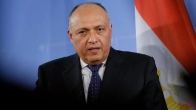 وزير الخارجية يتلقى اتصالاً من وزير خارجية إيران