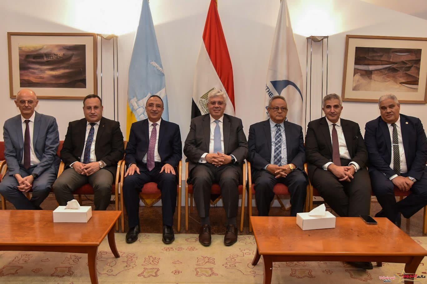 محافظ الإسكندرية ووزير التعليم العالي والبحث العلمي يشهدان تخرج الدفعة الثامنة عشر بدرجة الماجستير من جامعة سنجور 2 محافظ الإسكندرية ووزير التعليم العالي والبحث العلمي يشهدان تخرج الدفعة الثامنة عشر بدرجة الماجستير من جامعة سنجور