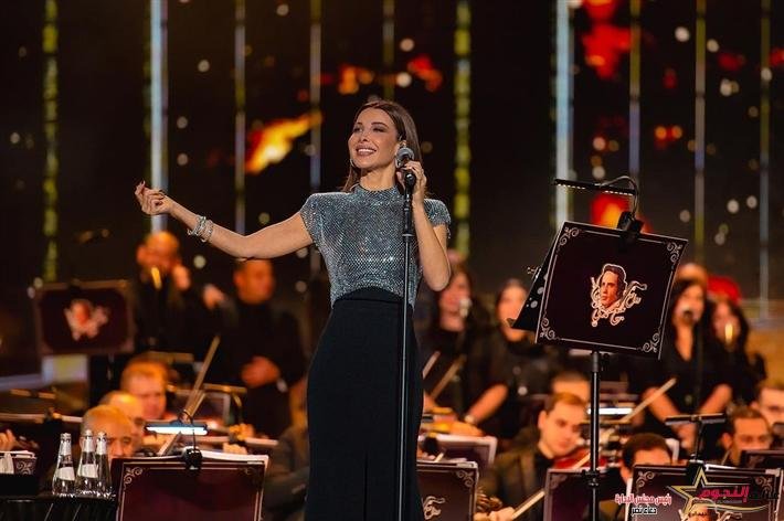 نانسي عجرم تتألق بفستان أسود مرصع بالكريستالات في حفل روائع بليغ حمدي 2 نانسي عجرم تتألق بفستان أسود مرصع بالكريستالات في حفل روائع بليغ حمدي