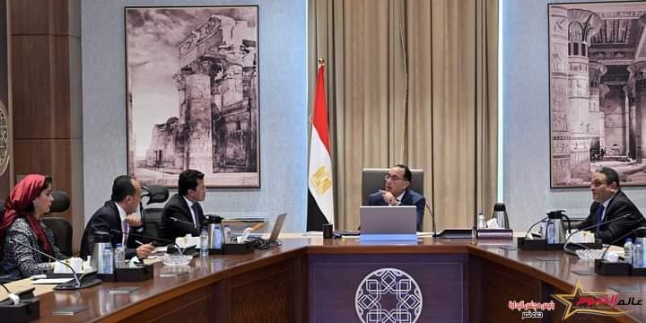 رئيس الوزراء يتابع مع وزير الشباب والرياضة عددا من ملفات العمل 2 رئيس الوزراء يتابع مع وزير الشباب والرياضة عددا من ملفات العمل