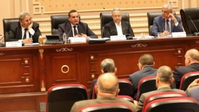 آمنة يستعرض جهود الوزارة لتدريب وتأهيل الكوادر المحلية بالوزارة والمحافظات