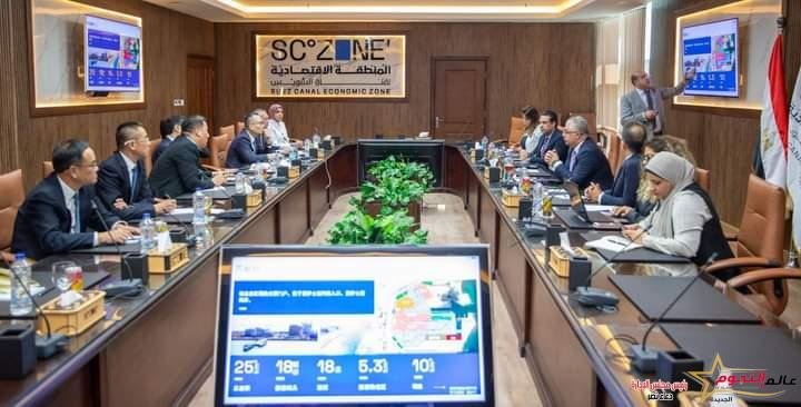 رئيس اقتصادية قناة السويس يلتقي وفد صيني من منطقة هايكو للتنمية الصناعية 2 رئيس اقتصادية قناة السويس يلتقي وفد صيني من منطقة هايكو للتنمية الصناعية