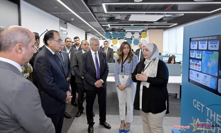 رئيس الوزراء يتفقد ويفتتح عددا من الشركات العالمية العاملة بمصر في مجال خدمات التعهيد 5 رئيس الوزراء يتفقد ويفتتح عددا من الشركات العالمية العاملة بمصر في مجال خدمات التعهيد