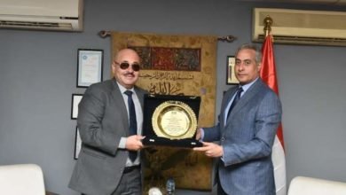 شحاتة يلتقى العمال ويحثهم على العمل والإنتاج والمشاركة في بناء "الجمهورية الجديدة"