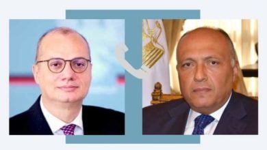 وزير الخارجية يجري اتصالاً هاتفياً مع وزير خارجية ألبانيا