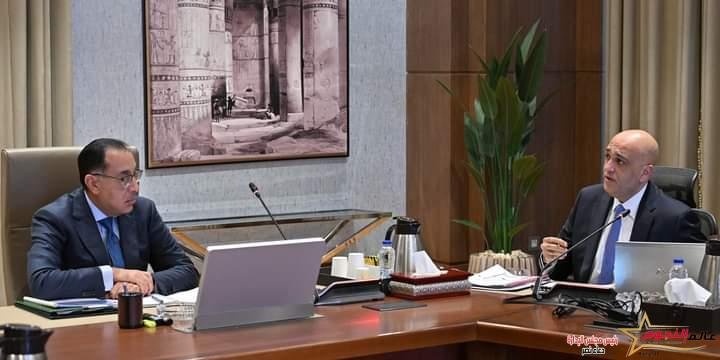 رئيس الوزراء يتابع ملفات عمل جهاز تنمية المشروعات المتوسطة والصغيرة ومتناهية الصغر