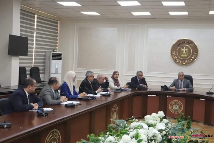 شحاتة يوجه الإدارات المُختصة بسرعة الانتهاء من تطوير آليات إدارة منظومة العمالة غير المنتظمة إلكترونياً
