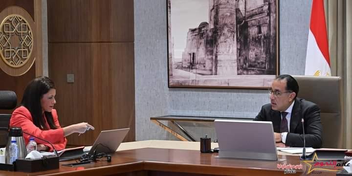 رئيس الوزراء يتابع مع وزيرة التعاون الدولي جهود تعزيز الشراكات الإنمائية مع مجموعة البنك الدولي