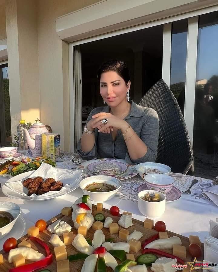 الفنانة شمس الكويتية تستمتع بعطلتها في مصر