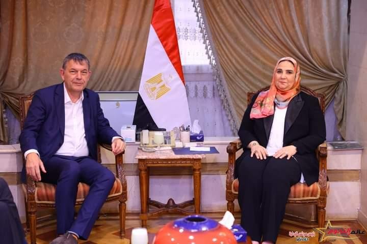 وزيرة التضامن الاجتماعي تستقبل المفوض العام لوكالة الأونروا لمناقشة الأوضاع المتردية في قطاع غزة 2 وزيرة التضامن الاجتماعي تستقبل المفوض العام لوكالة الأونروا لمناقشة الأوضاع المتردية في قطاع غزة