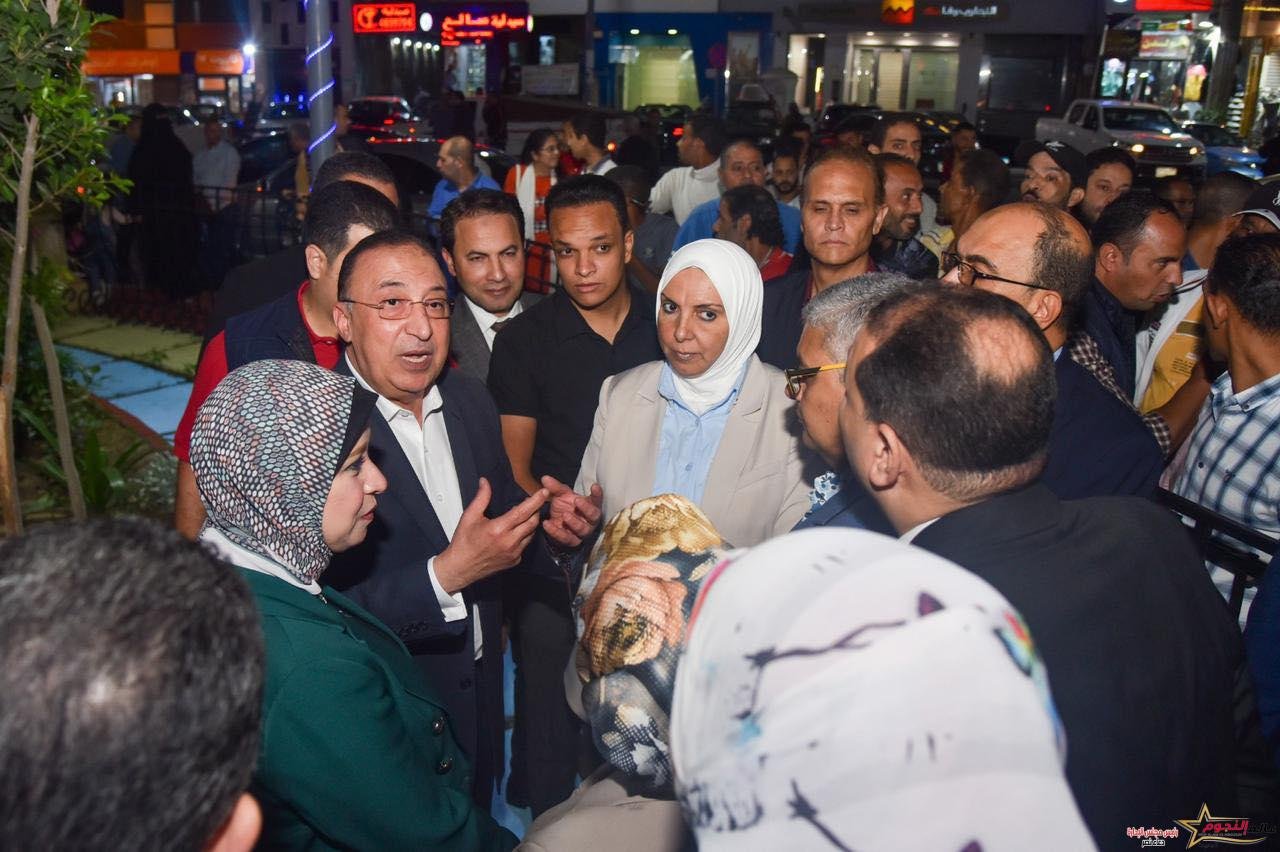 محافظ الإسكندرية يفتتح النصب الفني بدوران نقطة الأنفوشي وأعمال تطوير ورفع كفاءة ميدان الفنادق بالمنشية بنطاق حي الجمرك