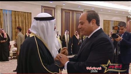 السيسي يقدم واجب العزاء لأمير الكويت في وفاة الشيخ نواف الأحمد