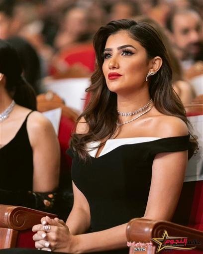 مي عمر بإطلالة الأبيض والأسود في أحدث ظهور 2 مي عمر بإطلالة الأبيض والأسود في أحدث ظهور