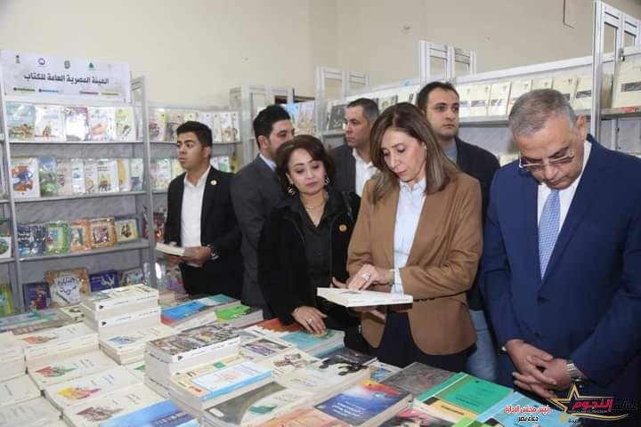 وزيرة الثقافة ومحافظ سوهاج يفتتحان معرِض الكتاب الأول بمحافظة سوهاج 3 وزيرة الثقافة ومحافظ سوهاج يفتتحان معرِض الكتاب الأول بمحافظة سوهاج