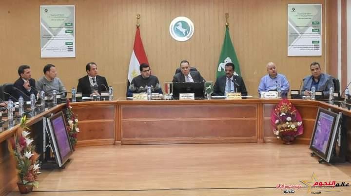 محافظ الشرقية يترأس اجتماع مجلس إدارة المناطق الصناعية ويؤكد علي سرعة الانتهاء من رفع كفاءة الانارة بطريق العاشر / بلبيس