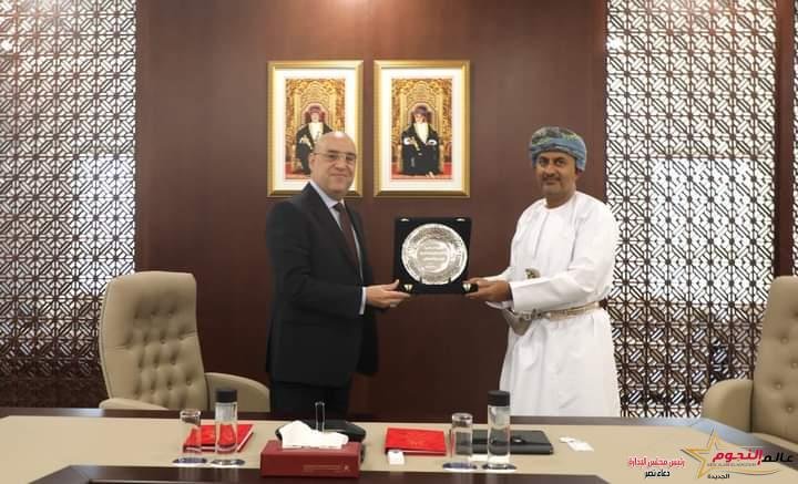 وزير الإسكان يلتقى رئيس الهيئة العامة للمناطق الاقتصادية والمناطق الحرة العماني لبحث سبل التعاون المشترك 1 وزير الإسكان يلتقى رئيس الهيئة العامة للمناطق الاقتصادية والمناطق الحرة العماني لبحث سبل التعاون المشترك