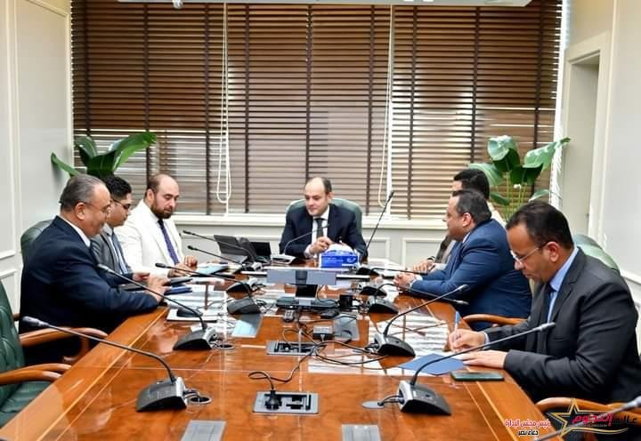 أحمد سمير يلتقي مسؤولي مصنع "بيدو" لتصنيع المعامل التعليمية لكليات الهندسة والجامعات التكنولوجية
