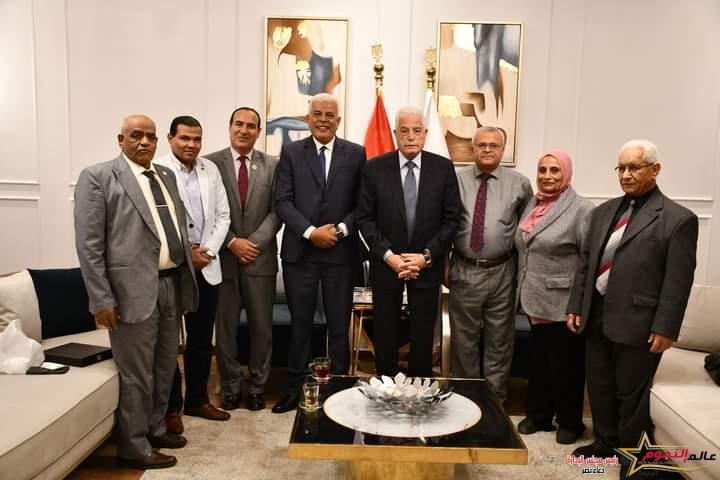 محافظ جنوب سيناء يستقبل وفد نقابة الزراعيين العامة
