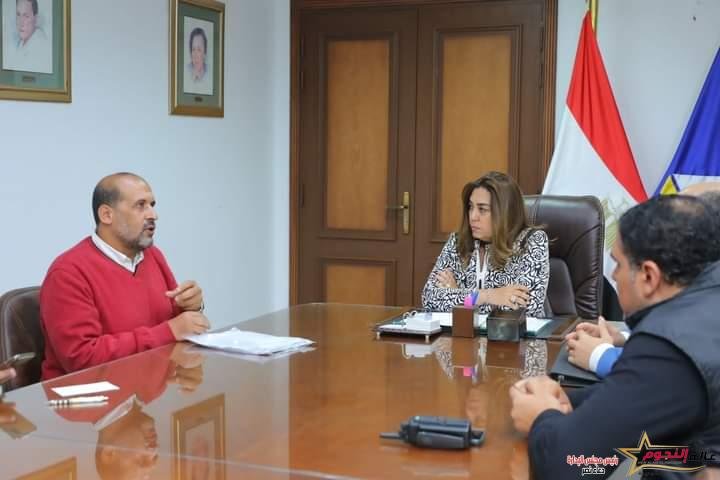 محافظ دمياط تناقش موقف توافر السولار بمحطات تموين السفن 2 محافظ دمياط تناقش موقف توافر السولار بمحطات تموين السفن