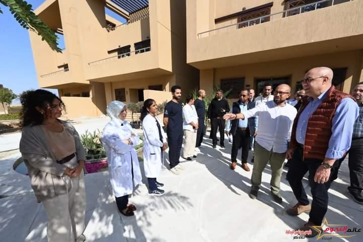 وزير الإسكان يتفقد مشروع الوحدات الفندقية والسياحة العلاجية والاستشفائية بمدينة أسوان الجديدة 1 وزير الإسكان يتفقد مشروع الوحدات الفندقية والسياحة العلاجية والاستشفائية بمدينة أسوان الجديدة