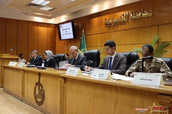 الهجان يعقد إجتماع المجلس التنفيذي للمحافظة لمناقشة خطة المحافظة والمشروعات الجاري تنفيذها 2 الهجان يعقد إجتماع المجلس التنفيذي للمحافظة لمناقشة خطة المحافظة والمشروعات الجاري تنفيذها